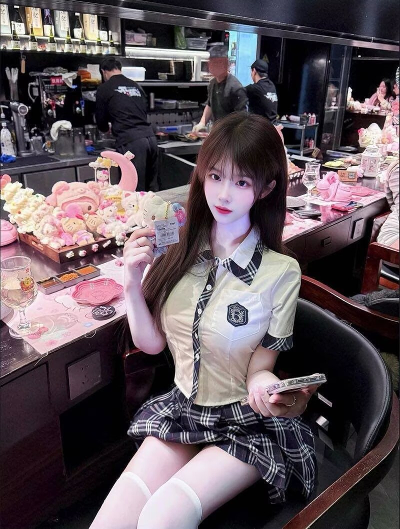 2CDF8D0F5EE0F2BEF18E18D4F3810F51.png
